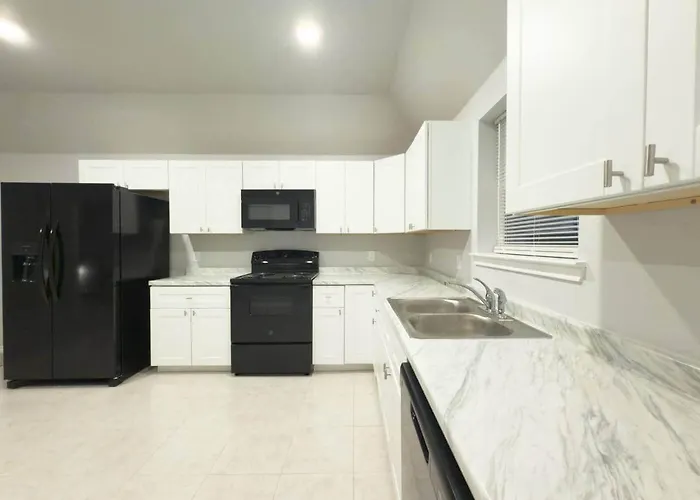 Holiday home Haven B: Gateway To Cavazos And