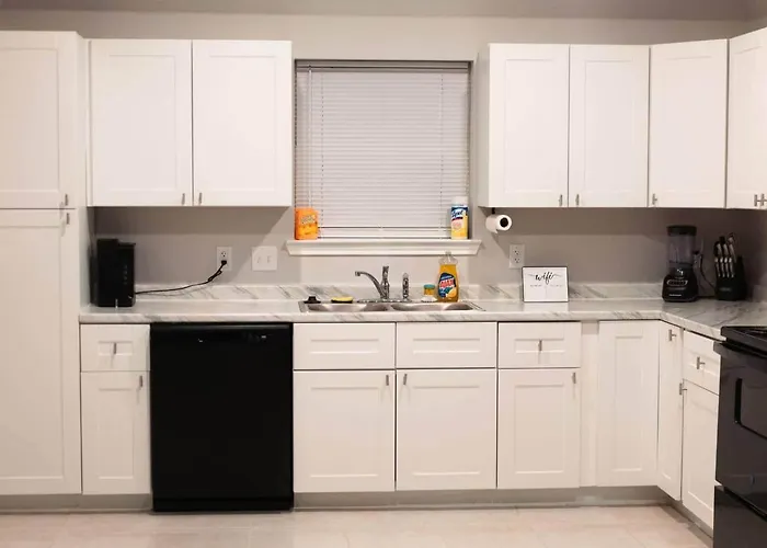 Holiday home Haven B: Gateway To Cavazos And *